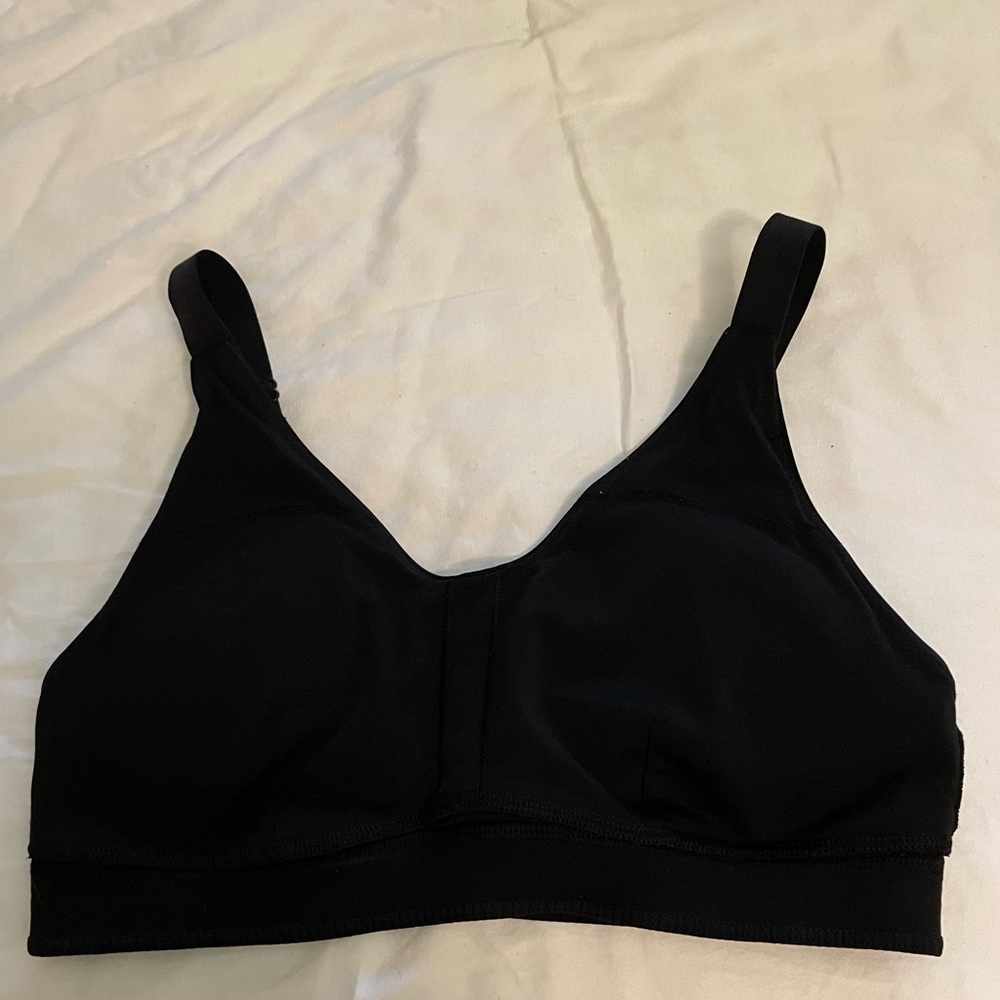 Lululemon black sports bra